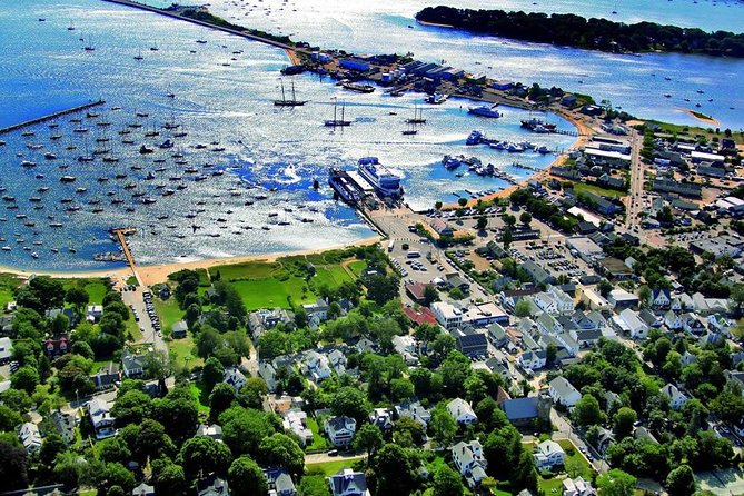 #1 Best 3hr Martha's Vineyard shared Island Tour from Oak Bluffs - Oak Bluffs, the Flying Horses, and Gingerbread Cottages