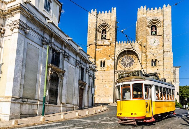 2-Hour Lisbon Traditional Boats Sunset Cruise with White Wine - What makes this Lisbon cruise worth considering