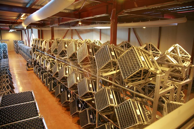 2 Hour Sparkling Wine Tasting and visit in Beaune - Tasting three Crémants de Bourgogne