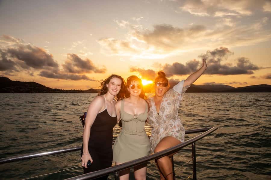 Airlie Beach: 2-Hour Sunset Cruise with Sparkling Wine - Wildlife sightings depend on patience and luck