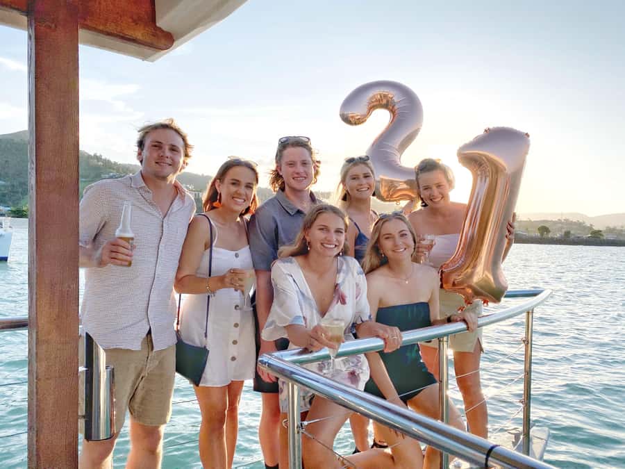 Airlie Beach: 2-Hour Sunset Cruise with Sparkling Wine - Access, children, and what to bring
