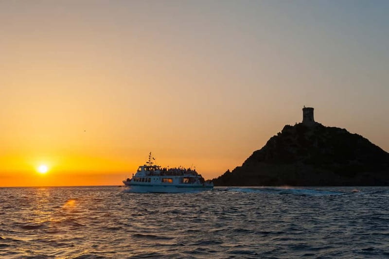 Ajaccio/Porticcio: Sanguinaires Sunset Cruise & Wine Tasting - The wine tasting with a sommelier and winemaker