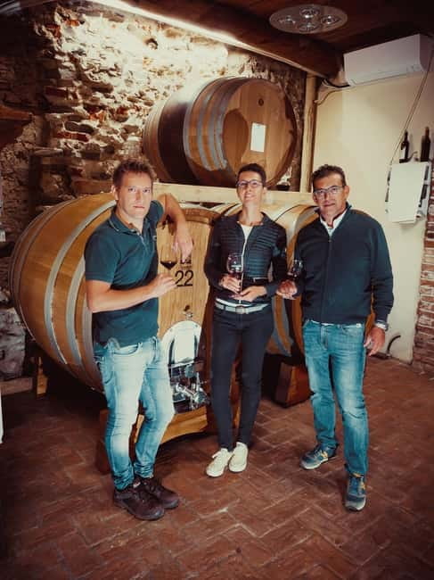 Alba: Wine Tasting and Tour with a Local Producer - Six wines and a Barbaresco tasting