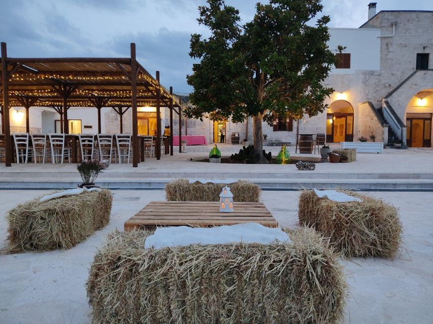 Alberobello: Winery Tour with Wine and Food Tasting - Minutolo with bread, tomatoes, and Primosale
