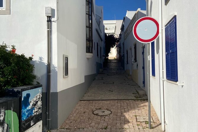 Albufeira History Walking Tour with Wine and Tapas - Who should book this Albufeira walk