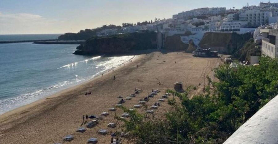 Albufeira: Old Town History Walking Tour with Tapas & Wine - Churches, museums, and the old Fisherman’s Village