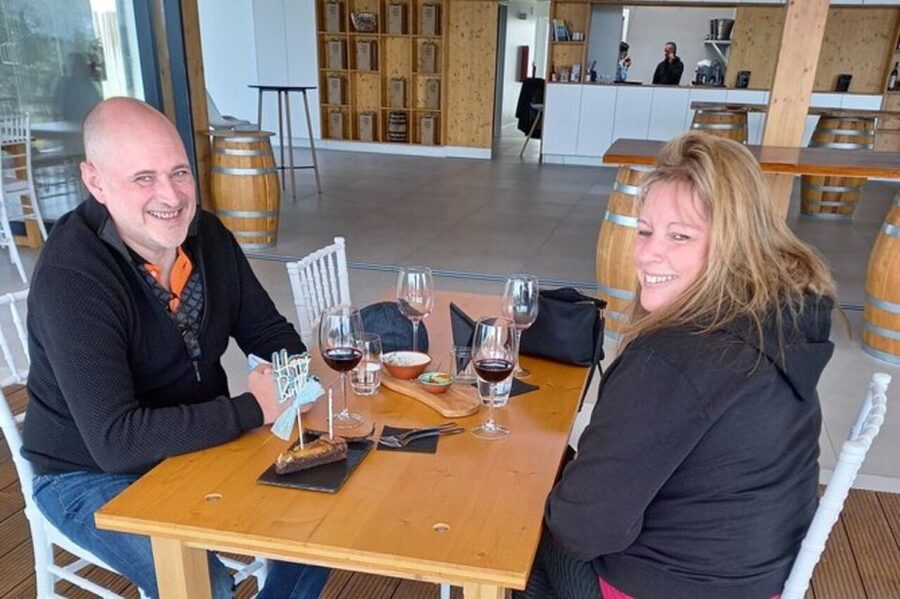 Albufeira/Vilamoura: Winery Tour with Wine Tasting and Tapas - A local winery with a personal guide