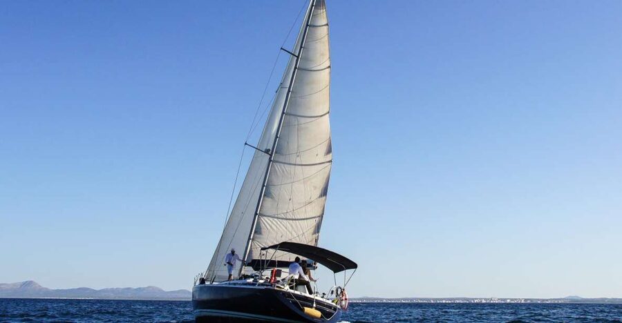 Alcudia: Sailing Yacht Excursion with Wine & Tapas - Who should book this sailing trip?