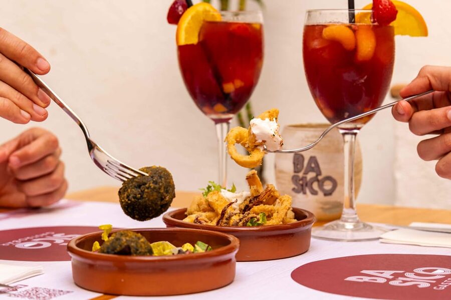 Alcudia: Self-Guided Gourmet Tapas and Wine Tour - Key points before you book