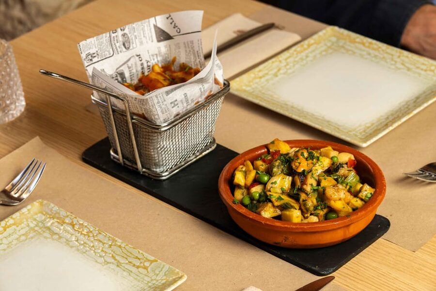 Alcudia: Self-Guided Gourmet Tapas and Wine Tour - Should you book the tapas tour?