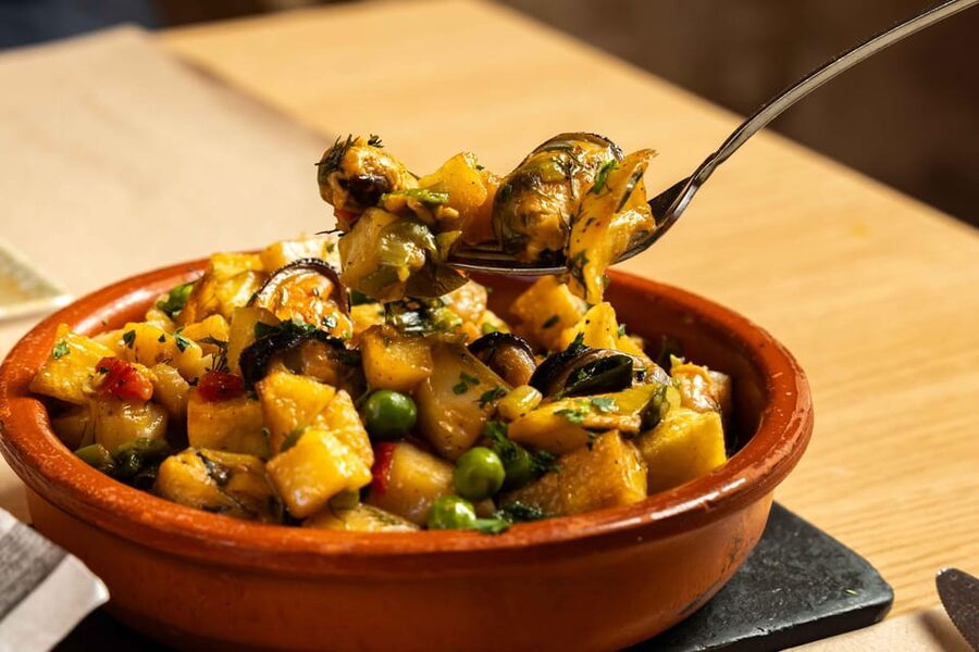 Alcudia: Self-Guided Gourmet Tapas and Wine Tour - Practical tips for a smooth evening