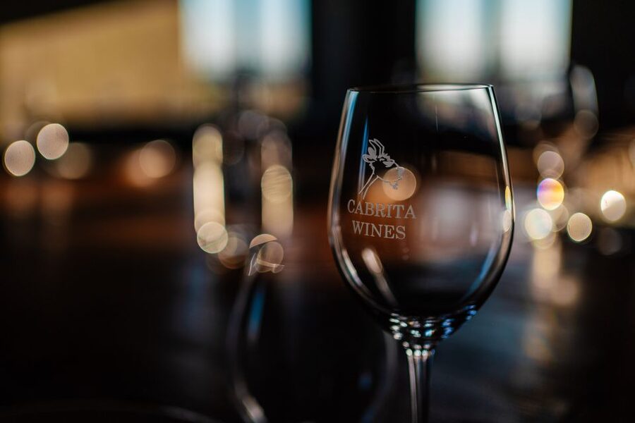 Algarve: Classic Wine Tour & Tasting in Silves - Entering the winery and meeting your guide