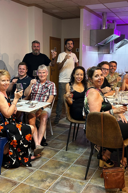 Alicante Best Wine Tasting & Tapas Club - The first glass: learning without the lecture