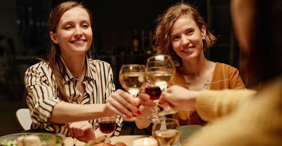 Alicante: Food Walking Tour with Wine Tasting and Tapas - Why this food walk works as an Alicante introduction