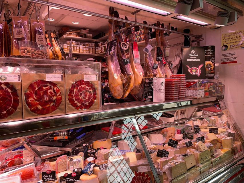 Alicante: Food Walking Tour with Wine Tasting and Tapas - Portal de Elche finishes with a montadito and local liquor