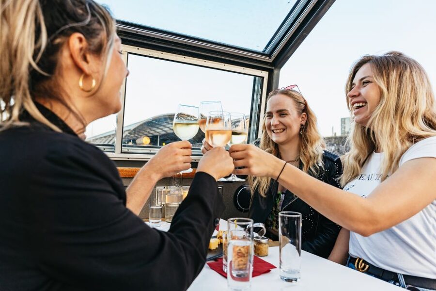 Amsterdam: Cozy Cheese & Wine Cruise Tasting Experience - Passing the Anne Frank House