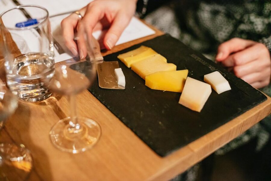 Amsterdam: Dutch Cheese Tasting Experience with Wine - Who will enjoy this most?