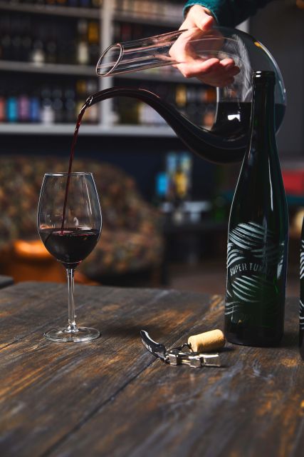 Amsterdam: Dutch Wine Tasting with Sommelier - Diederik’s personal style and useful wine lessons