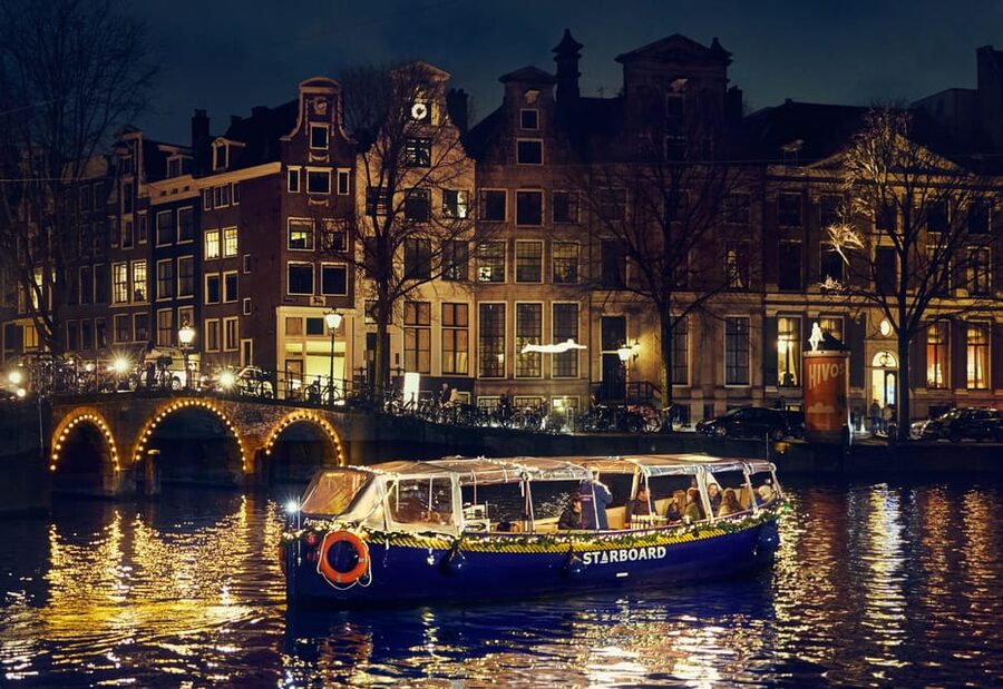 Amsterdam: Evening Candle Light Cruise With Wine & Cheese - Drinks, Dutch cheese, and the value of the packages
