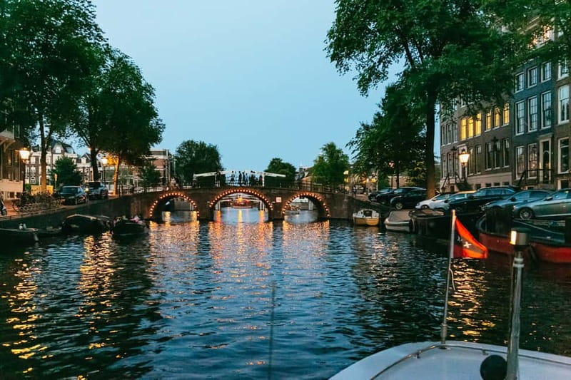 Amsterdam: Evening Cruise with Optional Wine and Snacks - The Golden Bend and Rijksmuseum