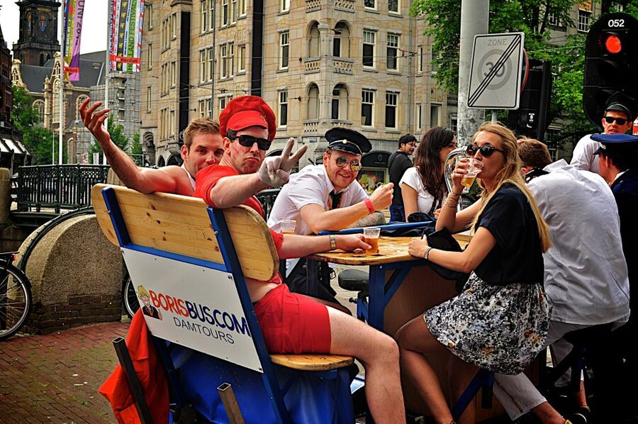 Amsterdam: Guided Beer Bike or Prosecco Bike Tour - How the 85 minutes usually feel