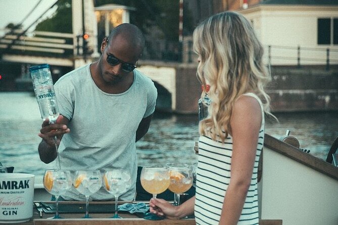 Amsterdam: Luxury Boat Cruise Unlimited Cocktails, Beers & Wines - Weather, comfort, and timing tips