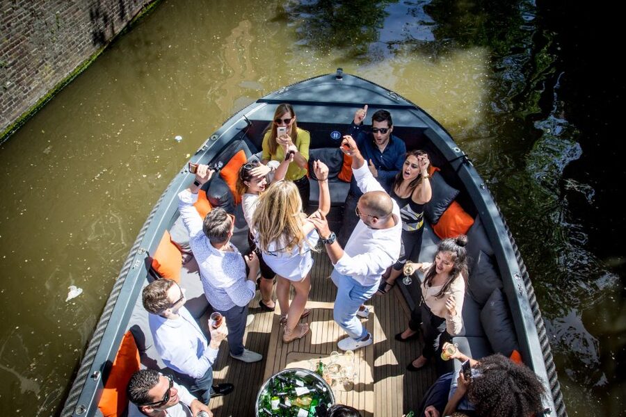 Amsterdam: Private Prosecco Canal Cruise Tour - What the 90-minute route brings into view