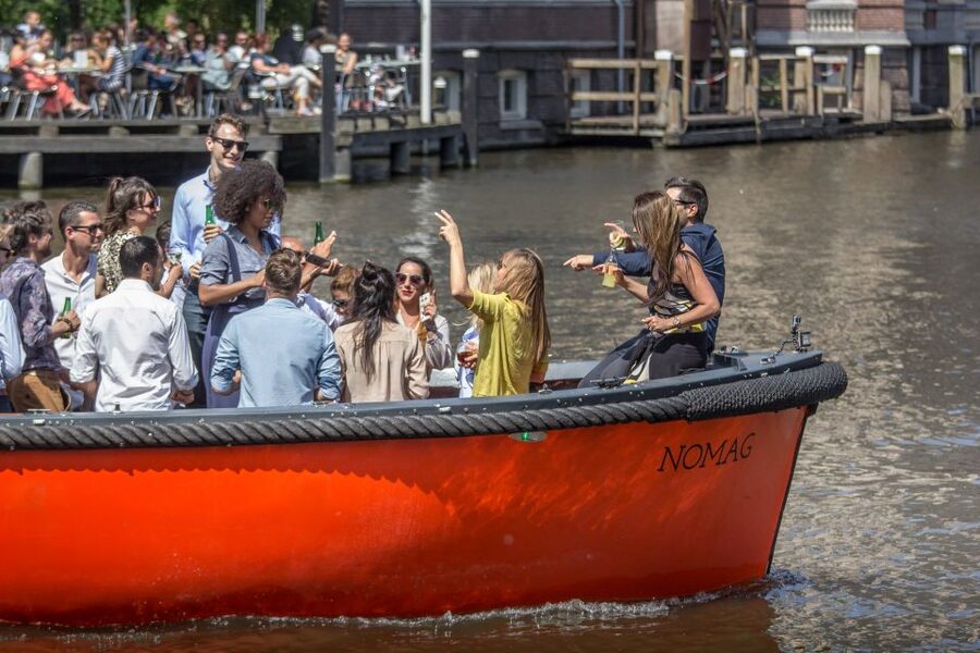 Amsterdam: Private Prosecco Canal Cruise Tour - Who should book this cruise?
