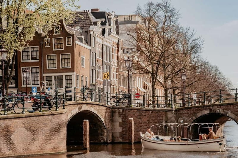 Amsterdam: Private Romantic Canal Cruise w. Prosecco/Snacks - Keizersgracht 401 is the starting point