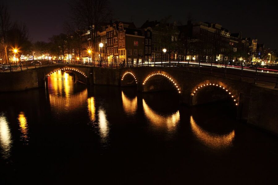 Amsterdam: Private Romantic Evening Boat Tour with Prosecco - The Amstel and the Magere Brug