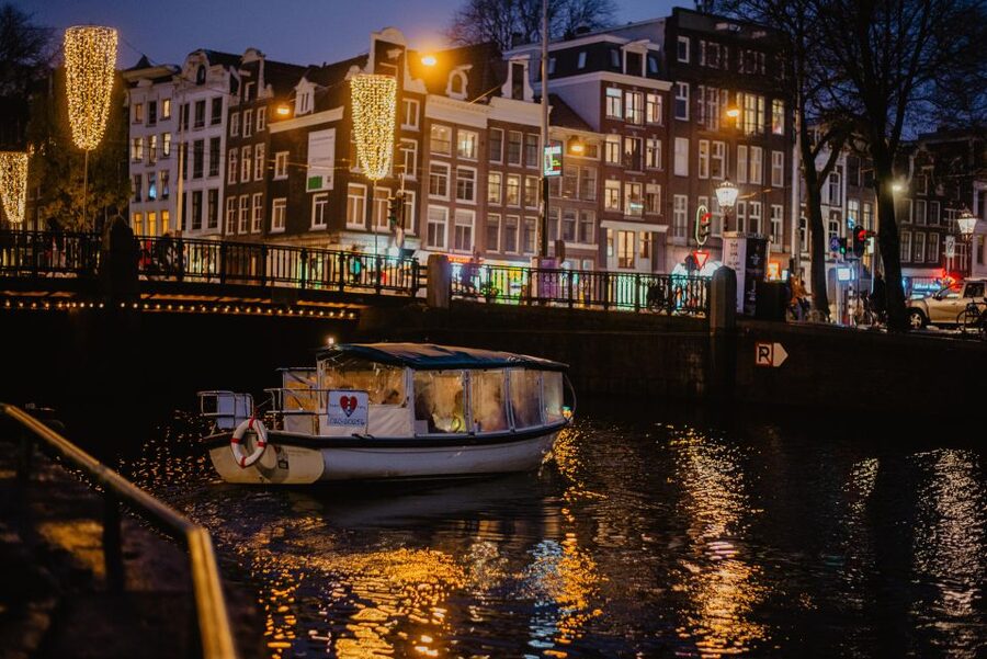 Amsterdam: Private Romantic Evening Boat Tour with Prosecco - Who will enjoy this cruise most