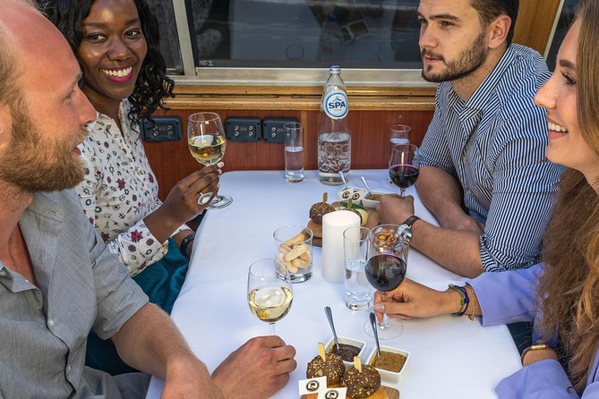 Amsterdam Wine and Cheese Evening Cruise - Commentary: The Main Variable