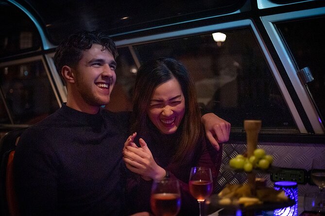 Amsterdam Wine and Cheese Guided Evening Cruise - What the atmosphere is really like