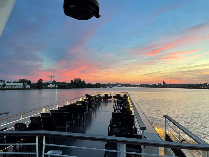 Aperitive guided cruise « Wine and Canelé » - The rooftop terrace or the air-conditioned room