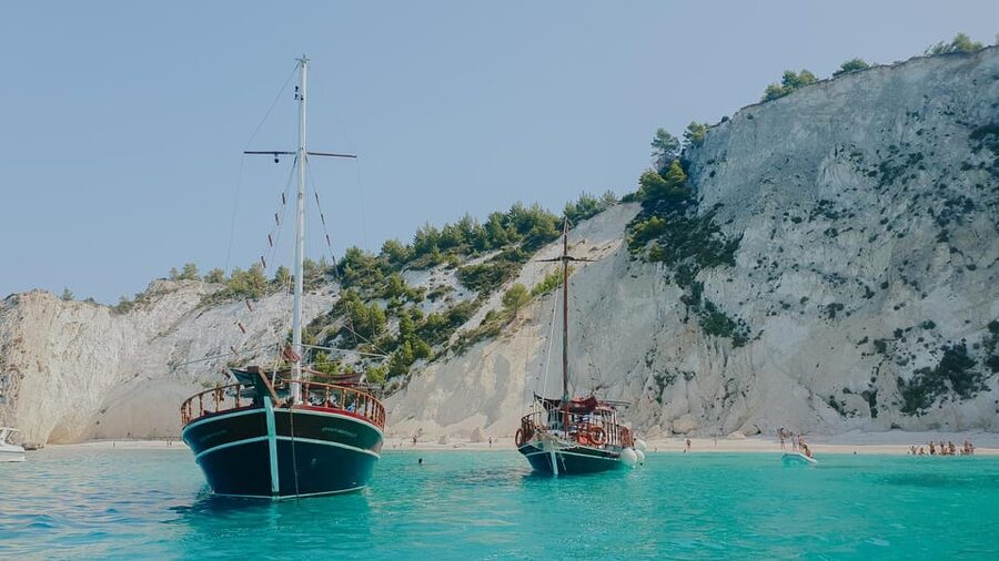 Argostoli: Full-Day Boat Trip with Lunch & Wine - Vardiani Islands and the famous homemade lunch