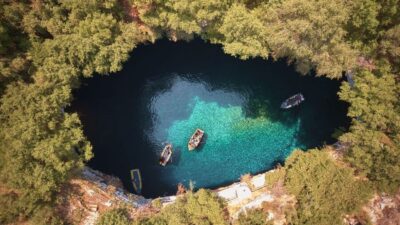 Argostoli: Melissani & Drogarati Cave Tour with Wine Tasting