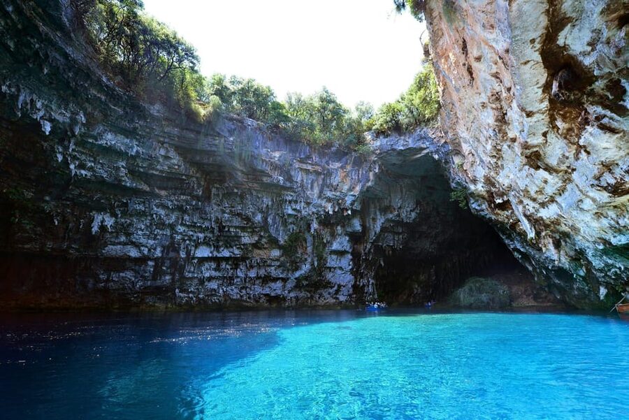 Argostoli: Melissani & Drogarati Cave Tour with Wine Tasting - Myrtos Beach from the ten-minute viewpoint