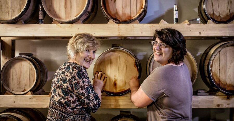 Assisi: Organic Balsamic Vinegar, Olive Oil & Wine Tour - A country tasting room outside Assisi