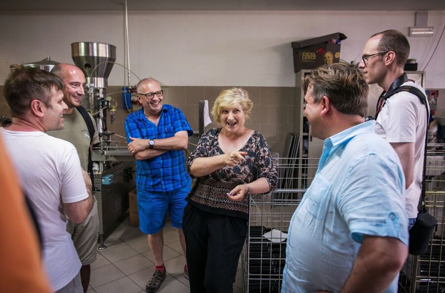 Assisi: Organic Winery Tour with Tastings & Typical Food - The private-group format