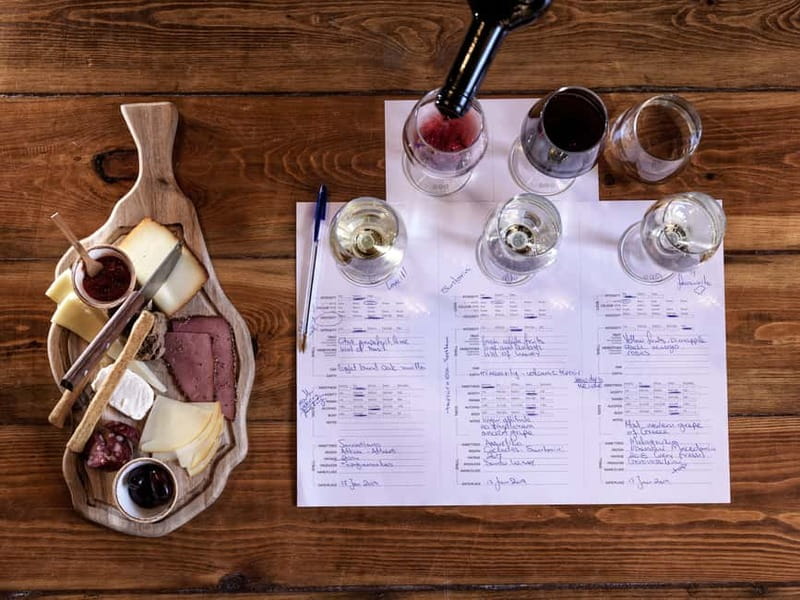 Athens: Acropolis Wine Tasting with Cheese and Olives - How the tasting lesson works