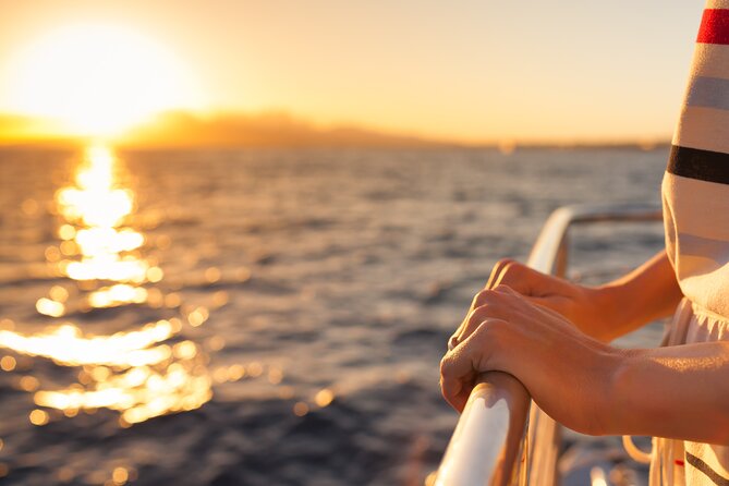 Athens: Island Swimming Day Cruise—DJ, Lunch & Drinks incl. - At a glance