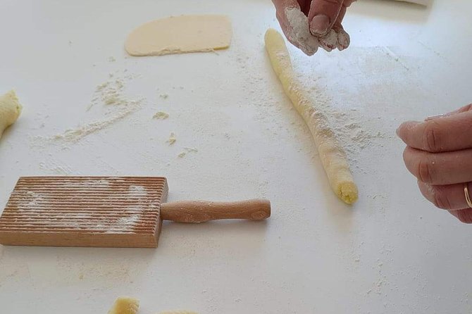 Authentic Cooking with Locals: Meal, Wine & Scenic Views - What the strongest praise gets right