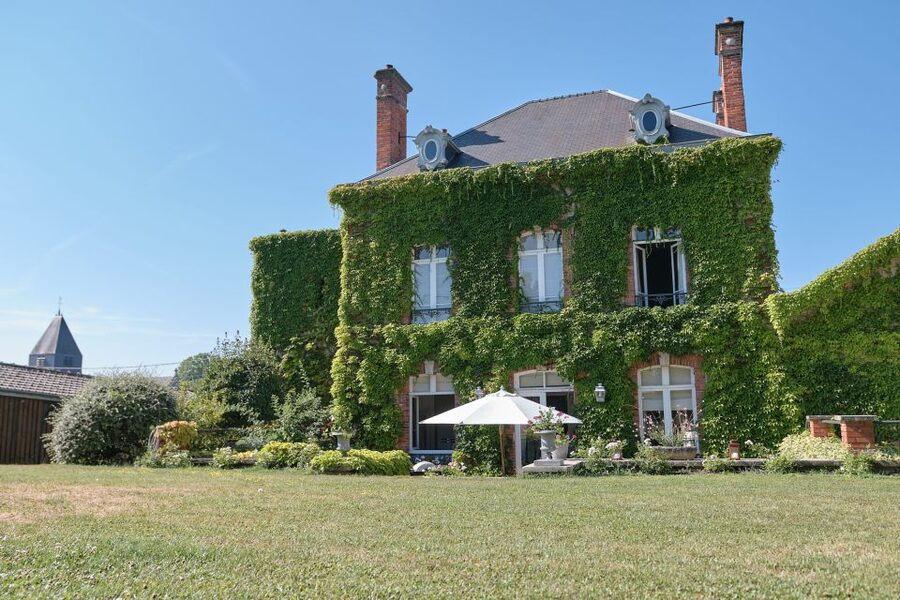 Aÿ-Champagne: Champagne House Tour and Tasting Class - A Family Champagne House in Mareuil-sur-Aÿ