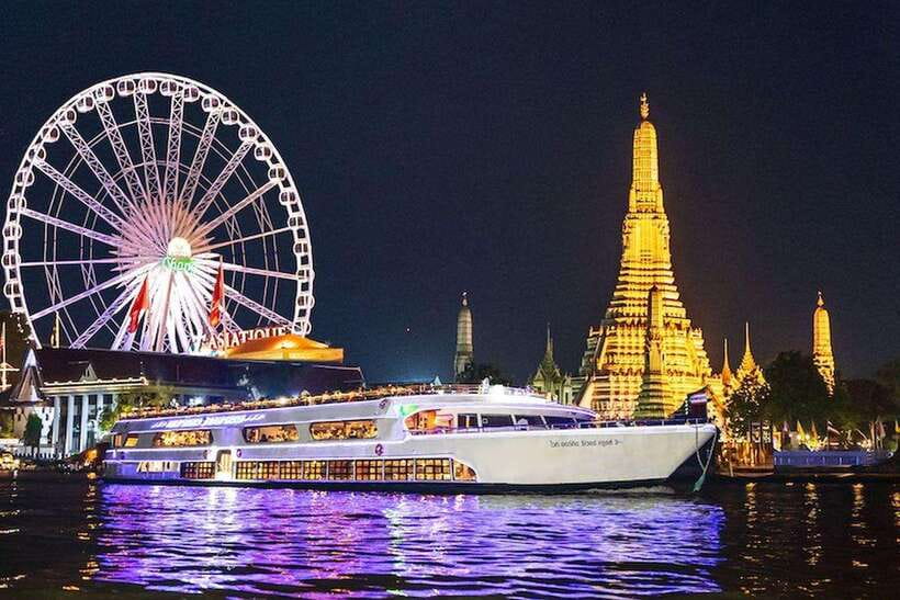 Bangkok: Luxury White Dinner Cruise Free Flow Beer and Wine - The buffet: plenty of choice, uneven quality