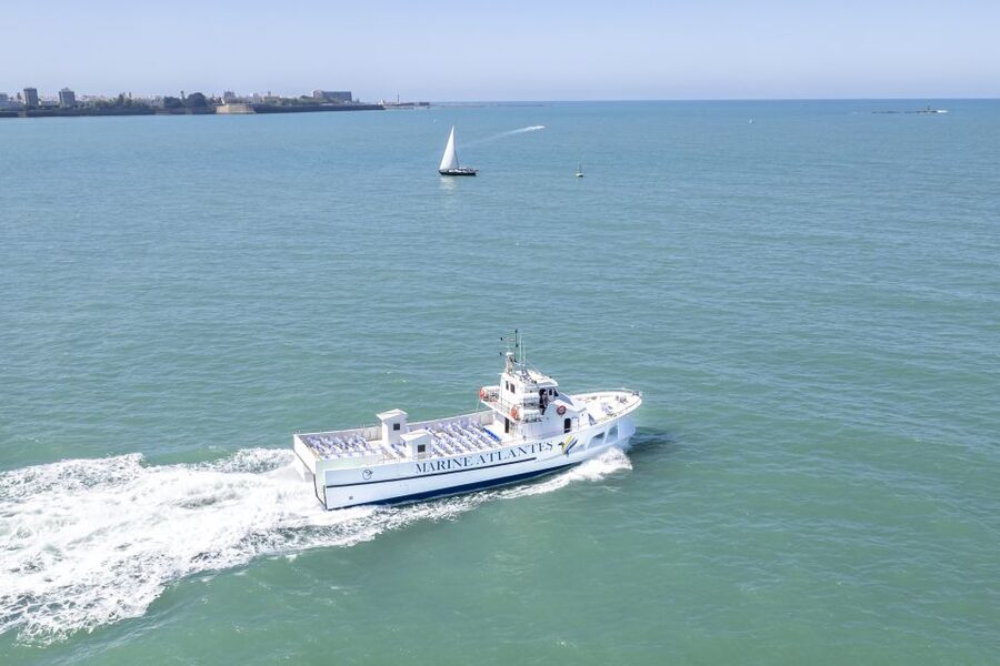 Barbate: Sunset Cruise with Glass of Cava - What the boat and crew add to the experience