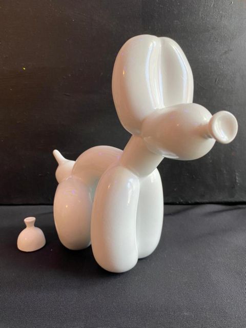 Barcelona: Bear-brick Fluorescent Painting | Wine and Art - Starting with a blank 18 cm Bearbrick