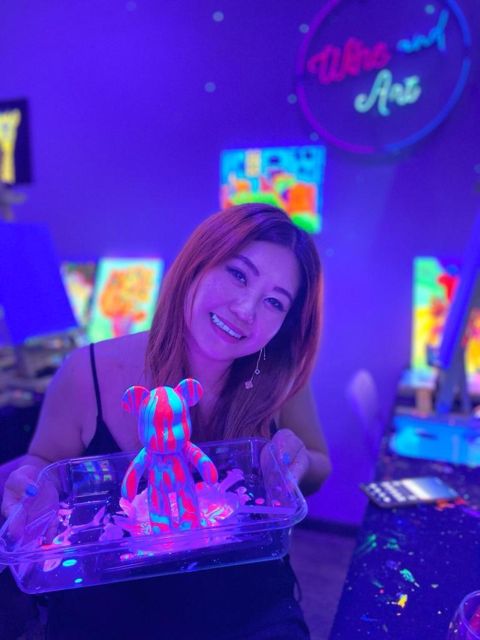 Barcelona: Bear-brick Fluorescent Painting | Wine and Art - Should you book this Barcelona workshop?