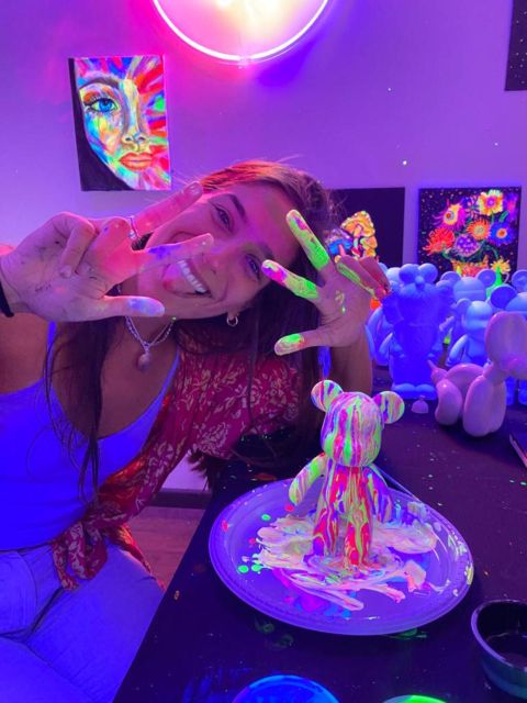 Barcelona: Bear-brick Fluorescent Painting | Wine and Art - A guided painting session, not an art exam