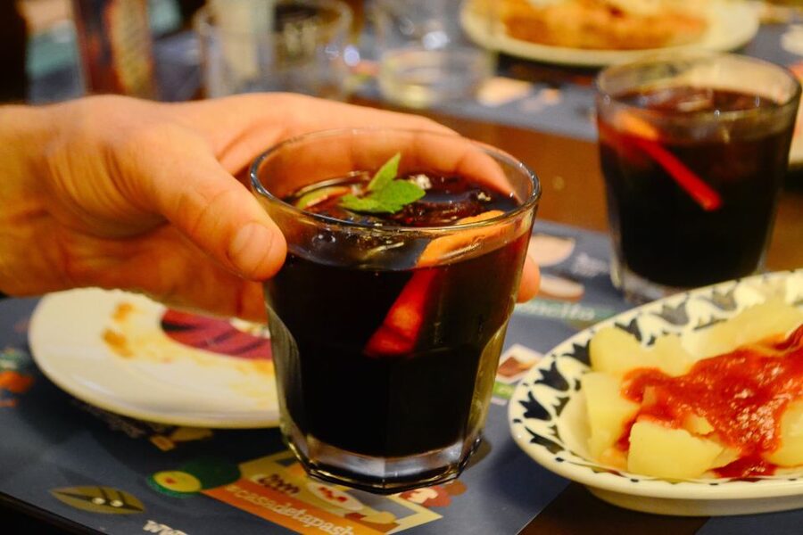 Barcelona Bike Tour by Night with Cava - From Las Ramblas to the Old Port