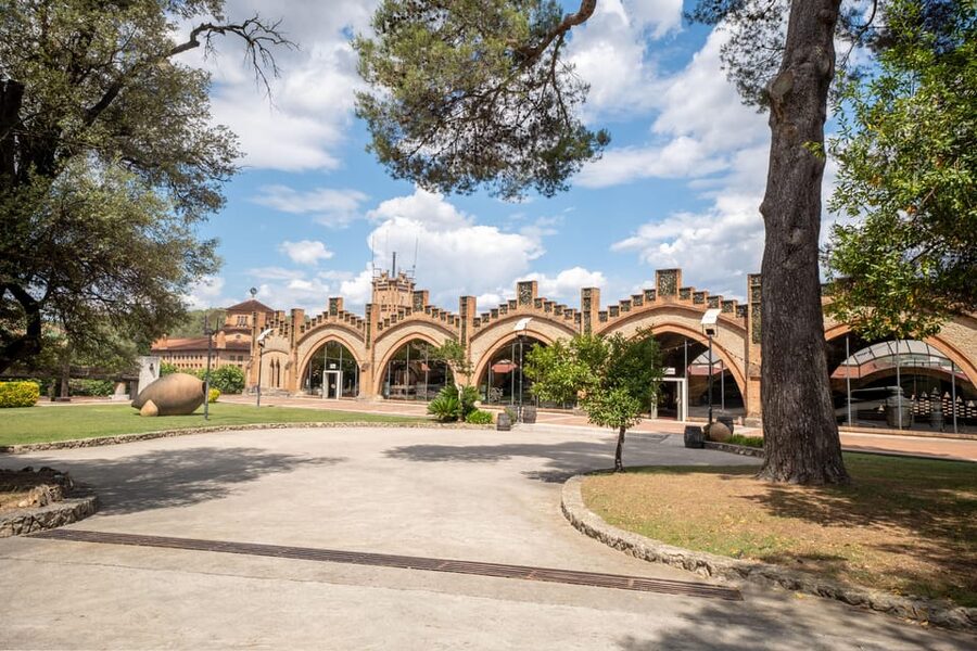 Barcelona: Casa Codorníu Guided Tour with Cava Tastings - Twenty meters underground on the cellar train